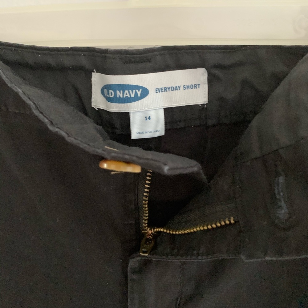 Shorts - Picture 3 of 3